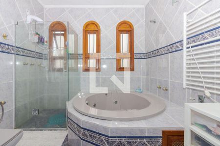 Casa à venda com 250m², 5 quartos e 2 vagas Casa à venda com 250m², 5 quartos e 2 vagasBanheiro da Suíte