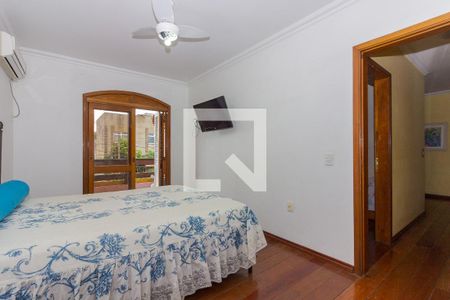 Casa à venda com 250m², 5 quartos e 2 vagas Casa à venda com 250m², 5 quartos e 2 vagasSuíte