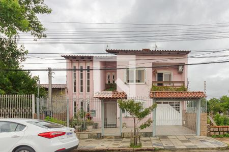 Casa à venda com 250m², 5 quartos e 2 vagas Casa à venda com 250m², 5 quartos e 2 vagasFachada