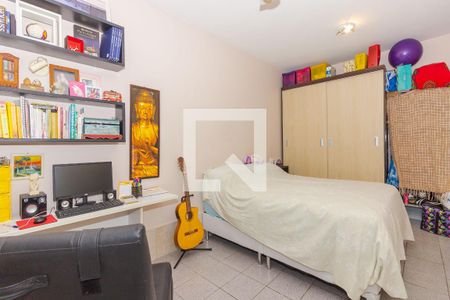 Casa à venda com 250m², 5 quartos e 2 vagas Casa à venda com 250m², 5 quartos e 2 vagasQuarto - Casa 2