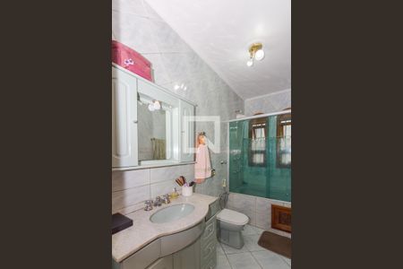 Casa à venda com 250m², 5 quartos e 2 vagas Casa à venda com 250m², 5 quartos e 2 vagasBanheiro