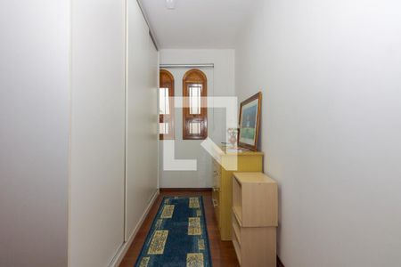 Casa à venda com 250m², 5 quartos e 2 vagas Casa à venda com 250m², 5 quartos e 2 vagasCloset da suíte