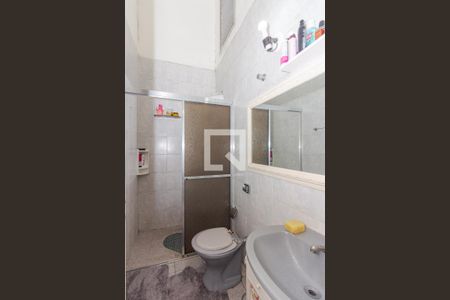 Casa à venda com 250m², 5 quartos e 2 vagas Casa à venda com 250m², 5 quartos e 2 vagasBanheiro