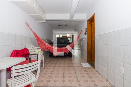 Casa à venda com 250m², 5 quartos e 2 vagas Casa à venda com 250m², 5 quartos e 2 vagasGaragem