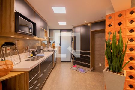 Apartamento à venda com 224m², 3 quartos e 3 vagasCozinha