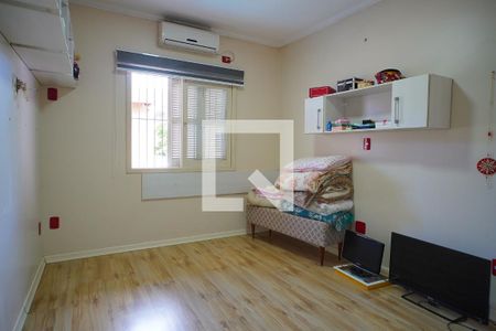 Quarto 1 de casa à venda com 3 quartos, 480m² em Jardim Itu Sabará, Porto Alegre