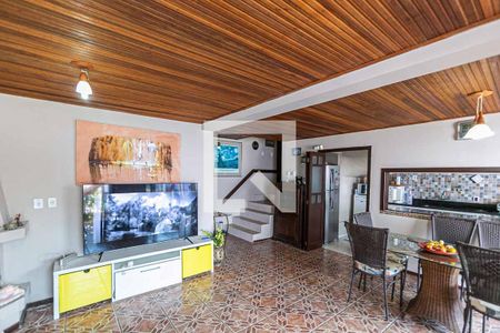 Sala de casa à venda com 5 quartos, 244m² em Cristal, Porto Alegre