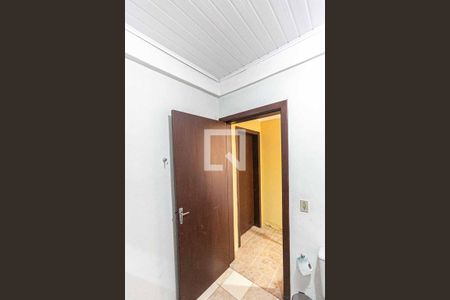 Banheiro de casa à venda com 5 quartos, 244m² em Cristal, Porto Alegre