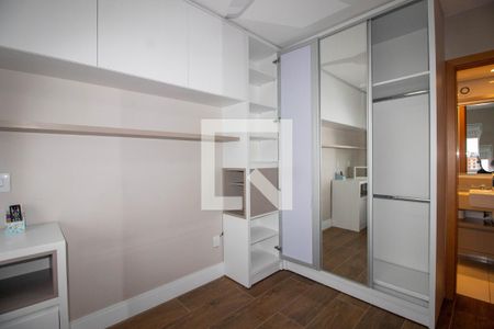 Apartamento à venda com 70m², 2 quartos e 2 vagasSuíte