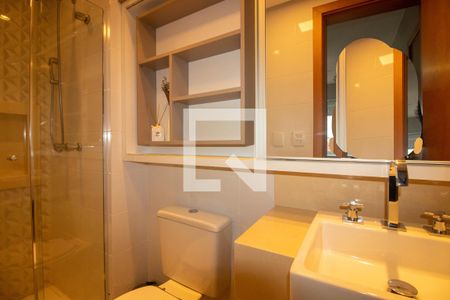 Apartamento à venda com 70m², 2 quartos e 2 vagasBanheiro da Suíte