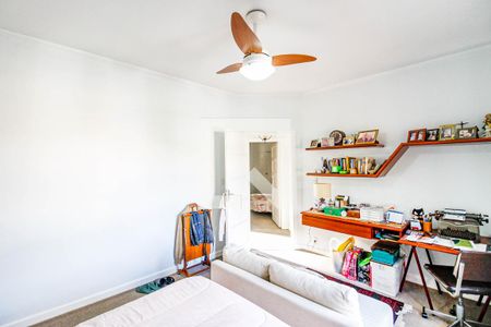 Casa à venda com 210m², 3 quartos e 3 vagasSuíte