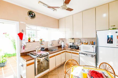 Casa à venda com 210m², 3 quartos e 3 vagasCozinha