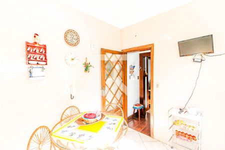 Casa à venda com 210m², 3 quartos e 3 vagasCozinha