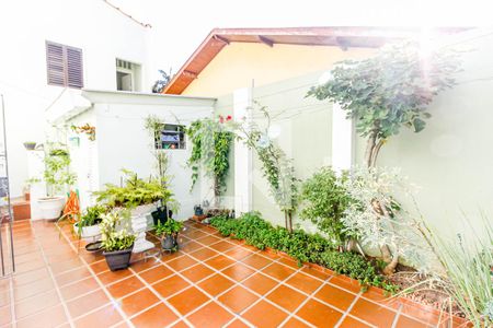 Casa à venda com 210m², 3 quartos e 3 vagasQuintal