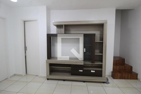 Sala de Estar de casa de condomínio para alugar com 2 quartos, 85m² em Igara, Canoas