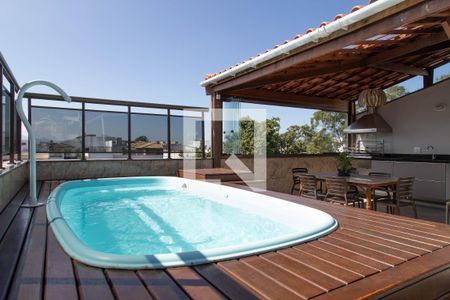 Apartamento à venda com 277m², 5 quartos e 3 vagasTerraço - Piscina