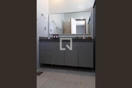 Apartamento à venda com 277m², 5 quartos e 3 vagasBanheiro da suíte 2