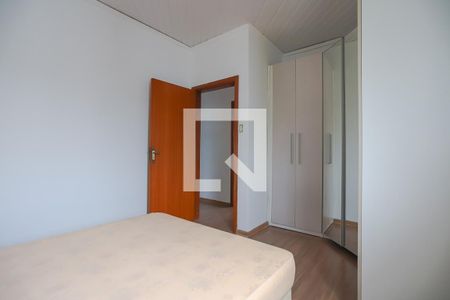 Quarto 1 de apartamento para alugar com 2 quartos, 55m² em São Sebastião, Porto Alegre