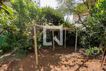 Casa à venda com 295m², 2 quartos e sem vagaQuintal