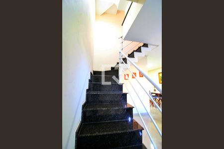 Apartamento à venda com 162m², 2 quartos e 2 vagasEscada