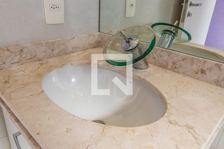 Apartamento para alugar com 74m², 2 quartos e 1 vagaDetalhe do Banheiro da Suíte