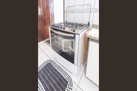 Casa à venda com 150m², 3 quartos e 5 vagasFogão