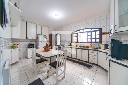 Casa à venda com 150m², 3 quartos e 5 vagasCozinha 