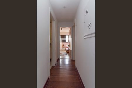 Corredor de apartamento para alugar com 2 quartos, 75m² em Vila Romana, São Paulo