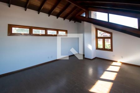 Casa de condomínio à venda com 237m², 3 quartos e 3 vagasSótão