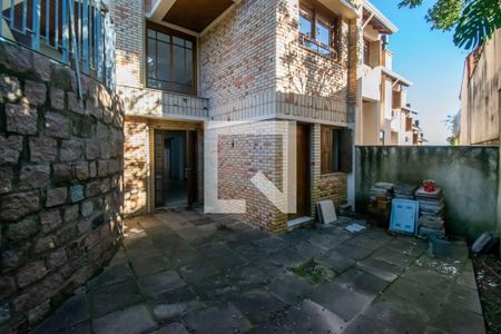 Casa de condomínio à venda com 237m², 3 quartos e 3 vagasQuintal