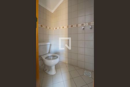 Casa de condomínio à venda com 237m², 3 quartos e 3 vagasBanheiro de Serviço