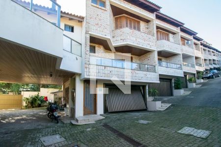 Casa de condomínio à venda com 237m², 3 quartos e 3 vagasCondomínio