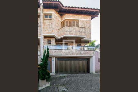 Casa de condomínio à venda com 237m², 3 quartos e 3 vagasFachada