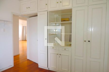 Suite 1 - Armarios de apartamento para alugar com 2 quartos, 106m² em Centro, Florianópolis