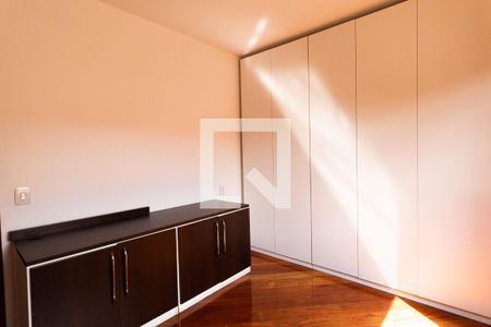 Casa de condomínio à venda com 172m², 4 quartos e 2 vagasSuíte 2