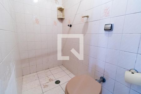 Casa de condomínio à venda com 172m², 4 quartos e 2 vagasBanheiro de Serviço