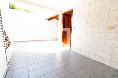 Casa de condomínio à venda com 172m², 4 quartos e 2 vagasÁrea de Serviço