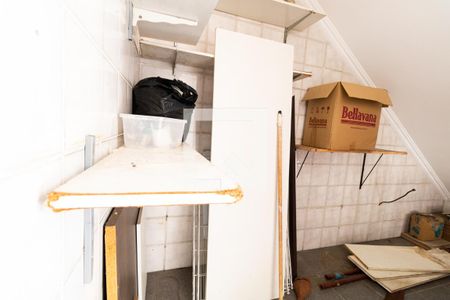 Casa de condomínio à venda com 172m², 4 quartos e 2 vagasDespensa