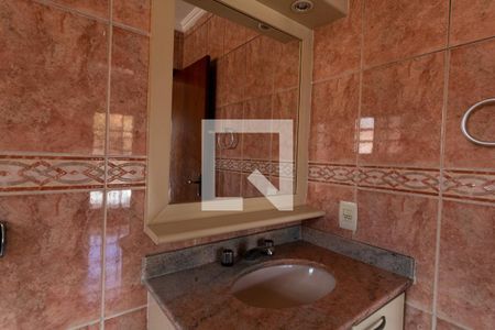 Casa de condomínio à venda com 172m², 4 quartos e 2 vagasBanheiro da Suíte 3