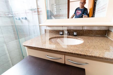 Casa de condomínio à venda com 172m², 4 quartos e 2 vagasBanheiro da Suíte 2