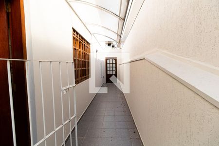 Casa de condomínio à venda com 172m², 4 quartos e 2 vagasCorredor