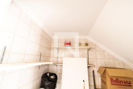 Casa de condomínio à venda com 172m², 4 quartos e 2 vagasDespensa