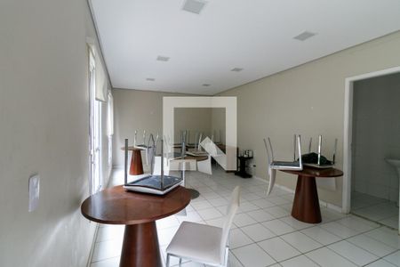 Apartamento para alugar com 50m², 2 quartos e 1 vaga Apartamento para alugar com 50m², 2 quartos e 1 vagaÁrea comum - Salão de festas