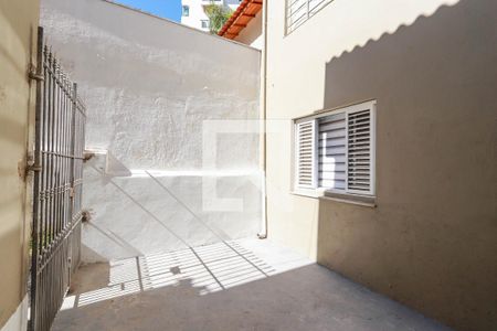 Casa para alugar com 60m², 2 quartos e sem vaga Casa para alugar com 60m², 2 quartos e sem vagaQuintal