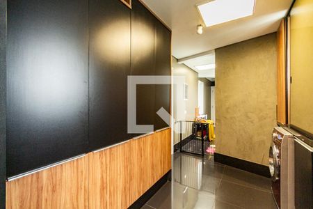 Apartamento à venda com 221m², 4 quartos e 2 vagas Apartamento à venda com 221m², 4 quartos e 2 vagasLavanderia