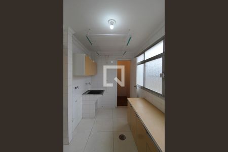 Apartamento para alugar com 120m², 3 quartos e 1 vagaÁrea de Serviço