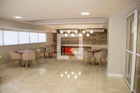 Apartamento para alugar com 55m², 2 quartos e 1 vaga Apartamento para alugar com 55m², 2 quartos e 1 vagaÁrea comum - Salão de festas