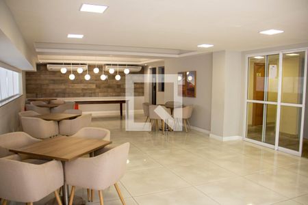 Apartamento para alugar com 55m², 2 quartos e 1 vaga Apartamento para alugar com 55m², 2 quartos e 1 vagaÁrea comum - Salão de festas