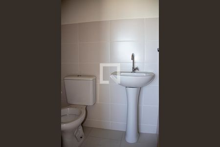 Apartamento para alugar com 55m², 2 quartos e 1 vaga Apartamento para alugar com 55m², 2 quartos e 1 vagaBanheiro da Suíte