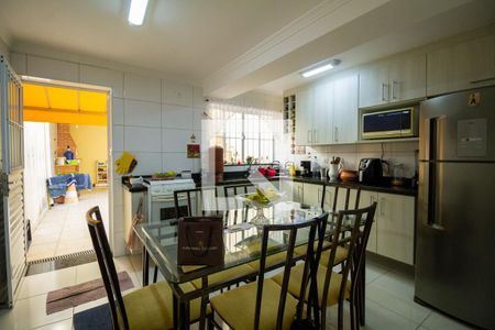 Casa à venda com 175m², 3 quartos e sem vagaBanheiro